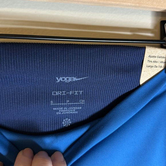 Nike Yoga Women's Mid-Rise 7/8 Leggings - Picture 5 of 13